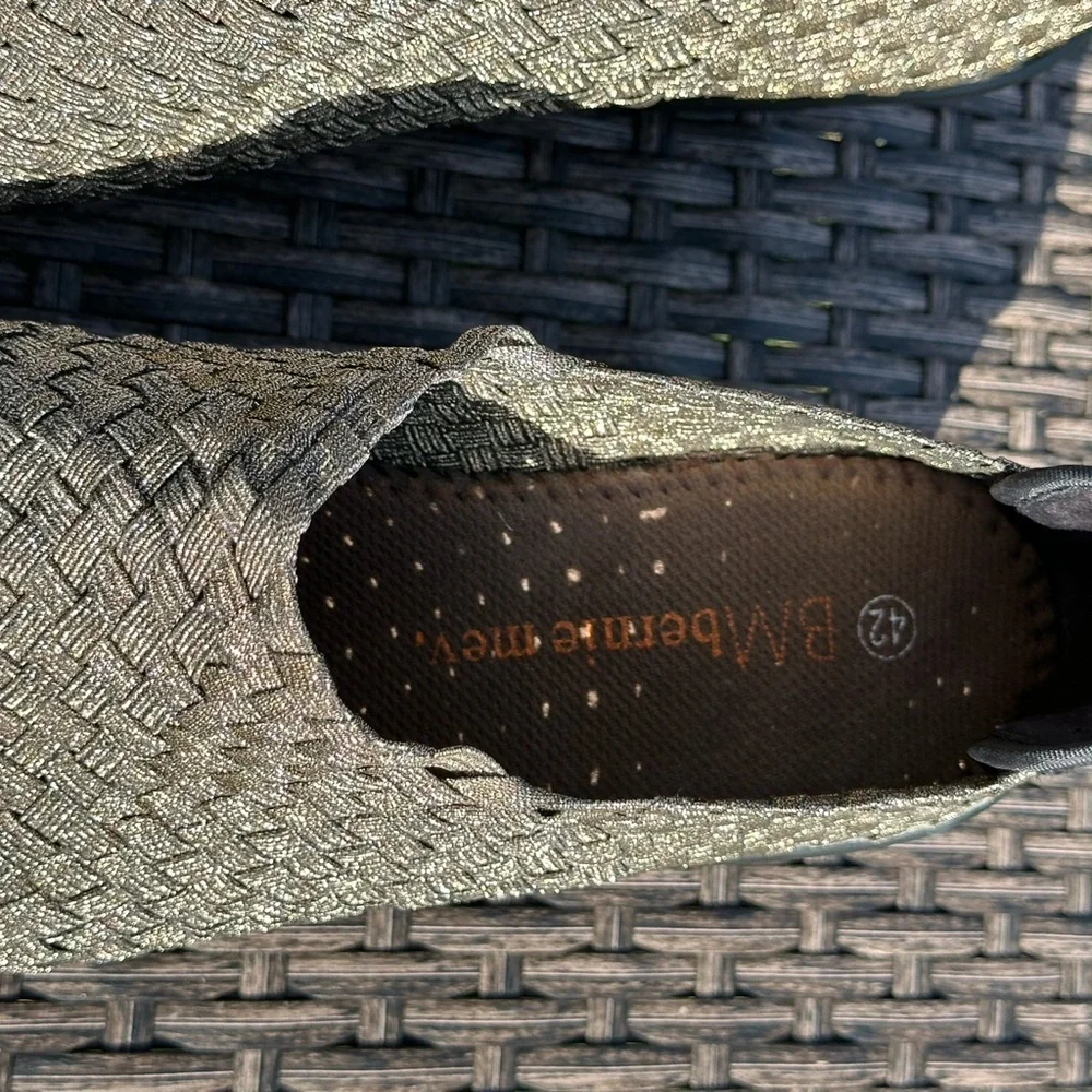Bernie Mev. bronze wedge shoes